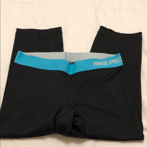 Nike Pro Dri-Fit Capri Leggings - Picture 3 of 8